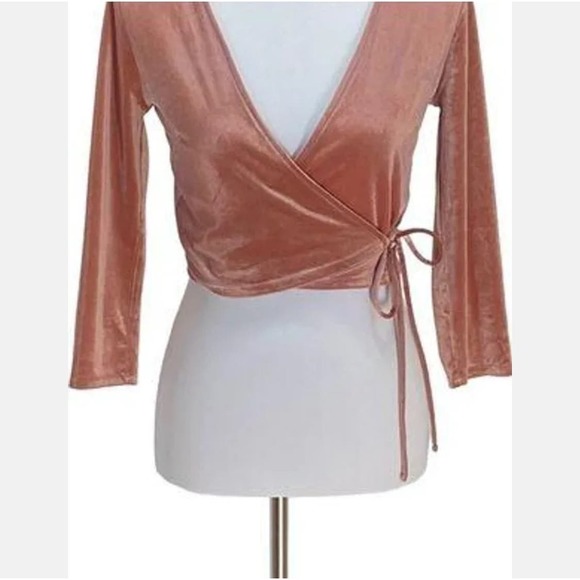 Forever 21 cropped Velvet Wrap Top Pink - Picture 7 of 11